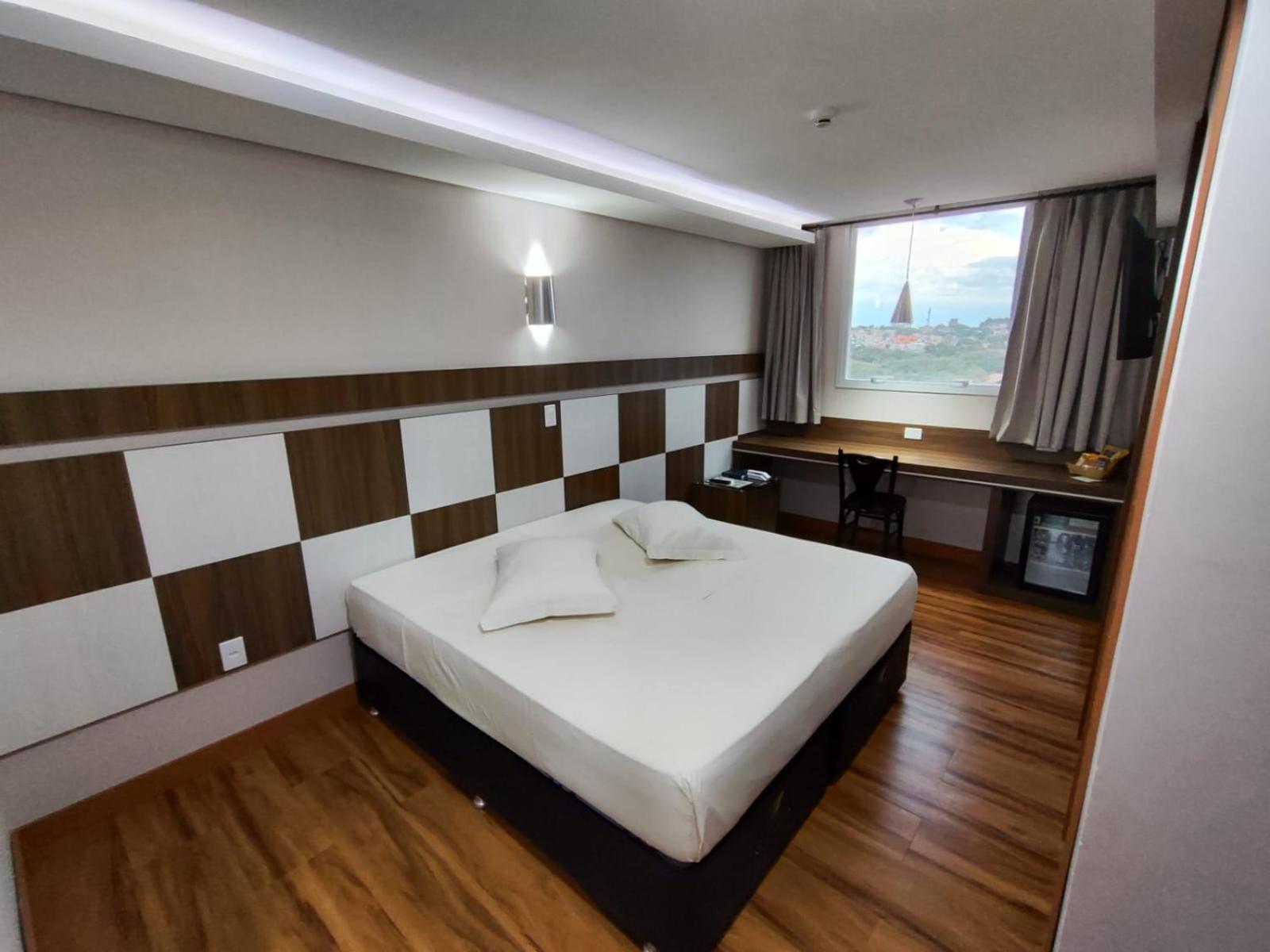 Hotel Maestro Executive Toledo Toledo  Esterno foto